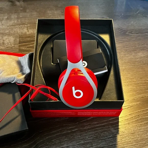 Beats by Dr. Dre Beats EP in Red
